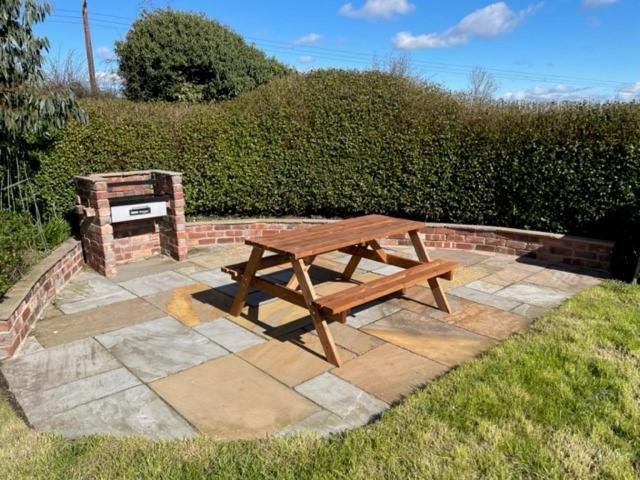 Woodpecker Cottage West Bretton Exterior photo